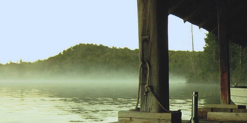 翠马台秘闻：翡翠龙脉下的古董珠宝传奇与失落宝藏之谜